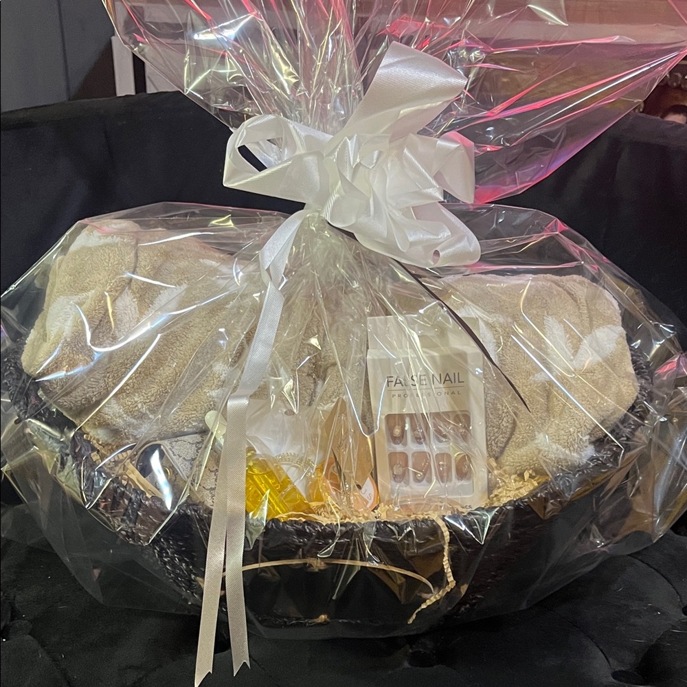 Luxurious Cream Bath Gift Set